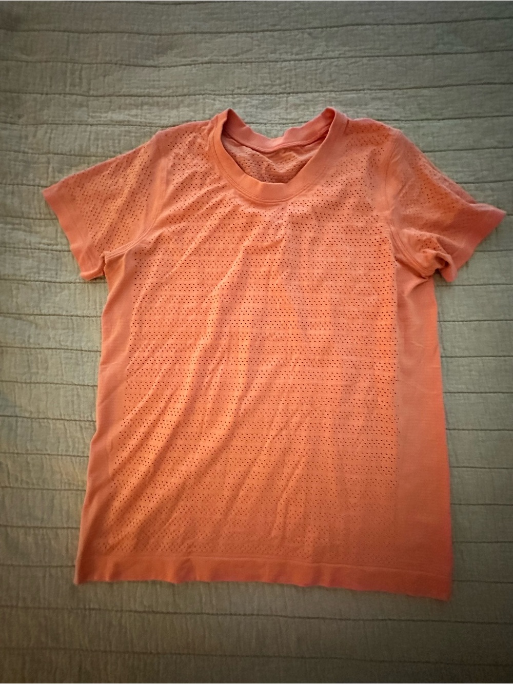 Women's Lululemon Mesh Tee Shirt Bundle (2)
